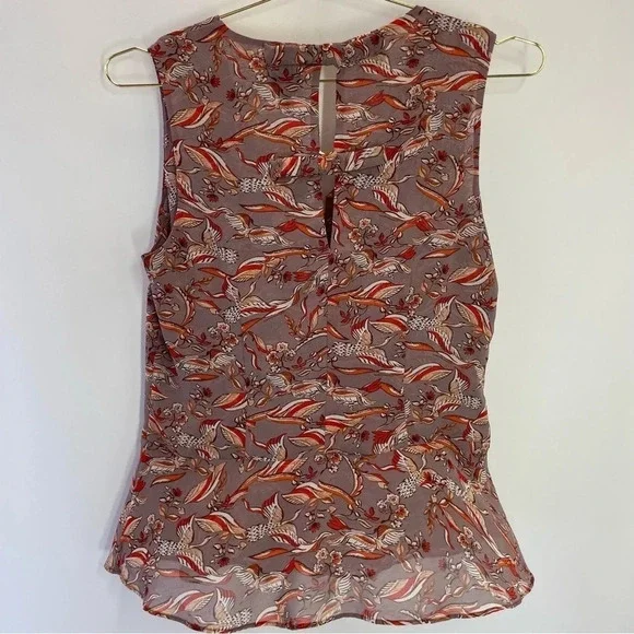 CAbi Peplum Novelty Good Luck Crane Print Sleeveless Top - Picture 3 of 7
